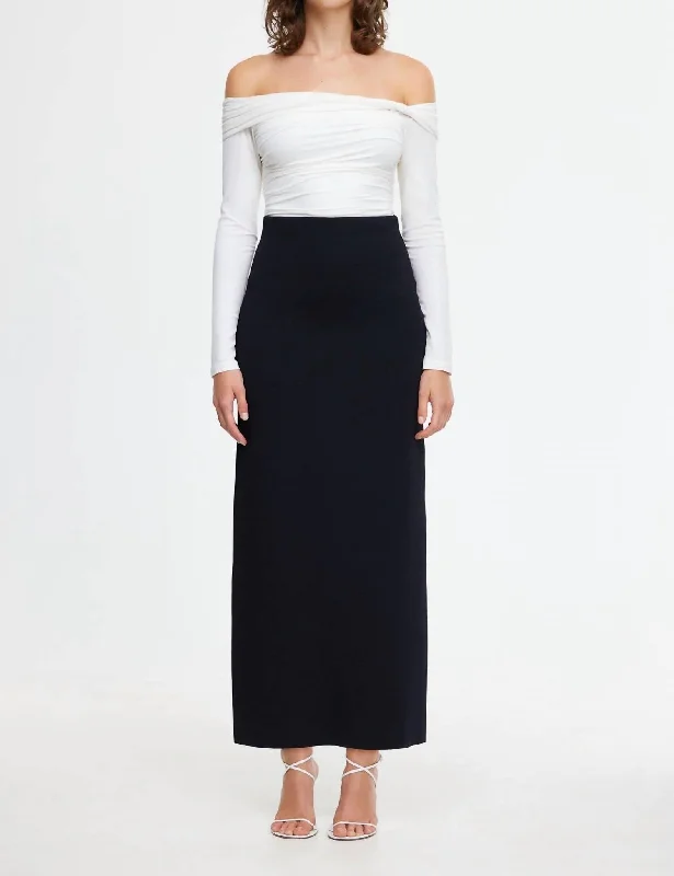 Heydon Skirt In Black