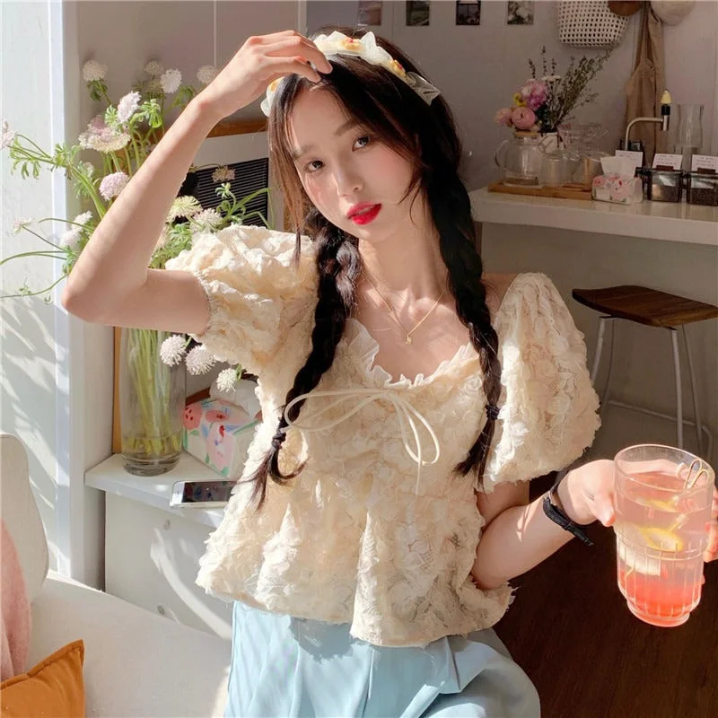 Women's Kawaii V-neck Puff Sleeved Lace Top